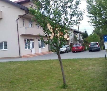 Kuc Kuc Apartmani Karlovac Luaran gambar